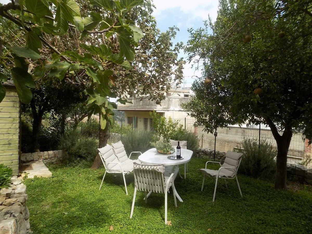 Garden&House Amore Vero Modica 0*,